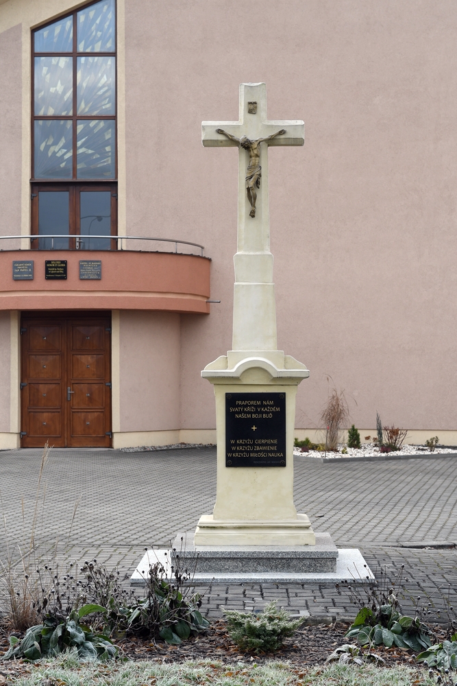 Karwina - Łąki - Krzyż przy kościele
