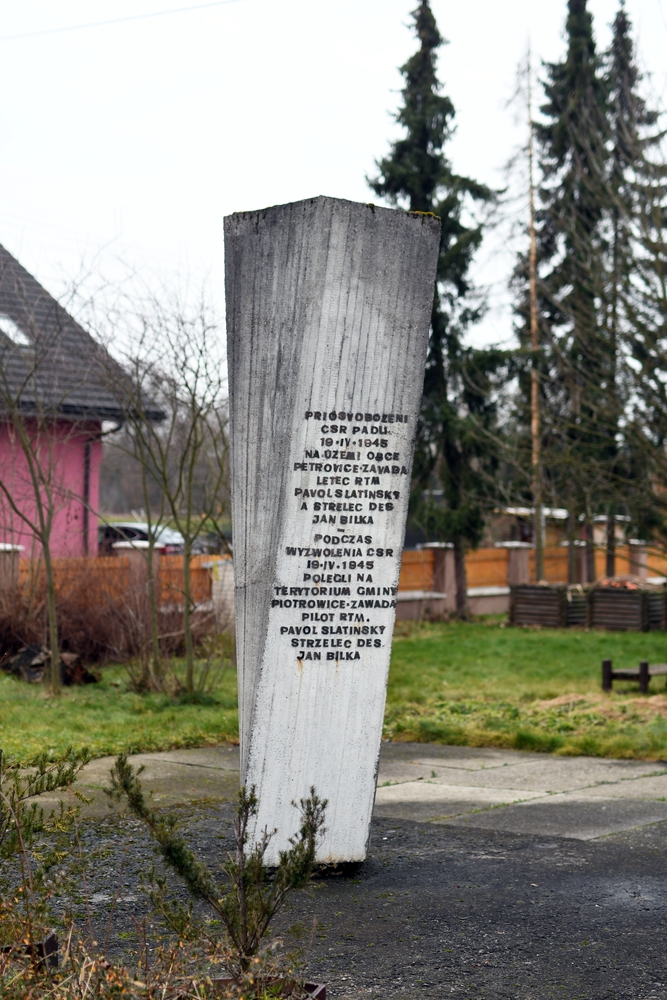 Piotrowice koło Karwiny - pomnik upamiętniający ofiary II wojny światowej