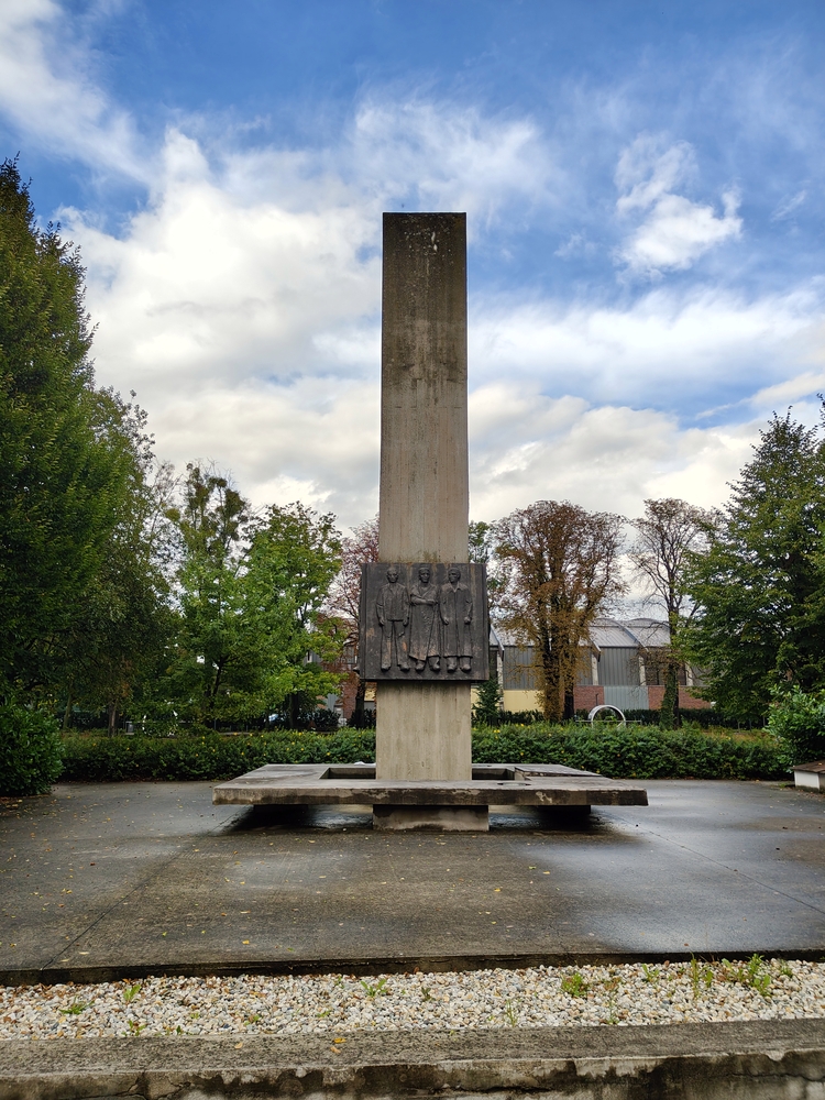 Czeski Cieszyn - Raj - pomnik upamiętniający ofiary II wojny światowej