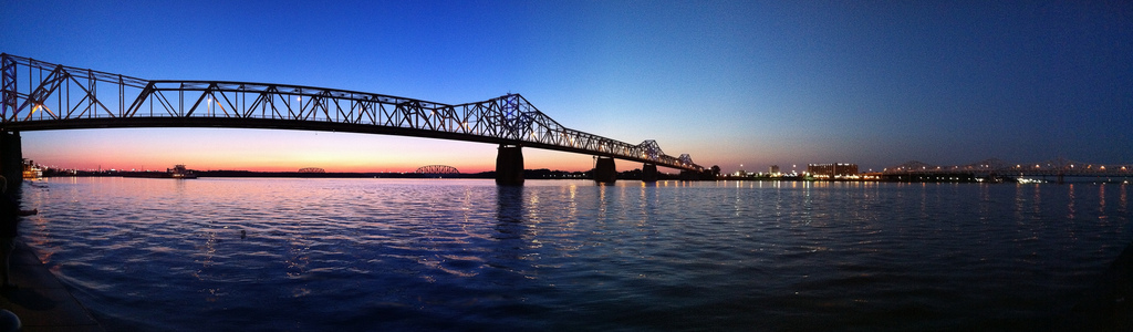 USA - Louisville-Jeffersonville (Kentucky-Indiana) - George Rogers Clark Memorial Bridge