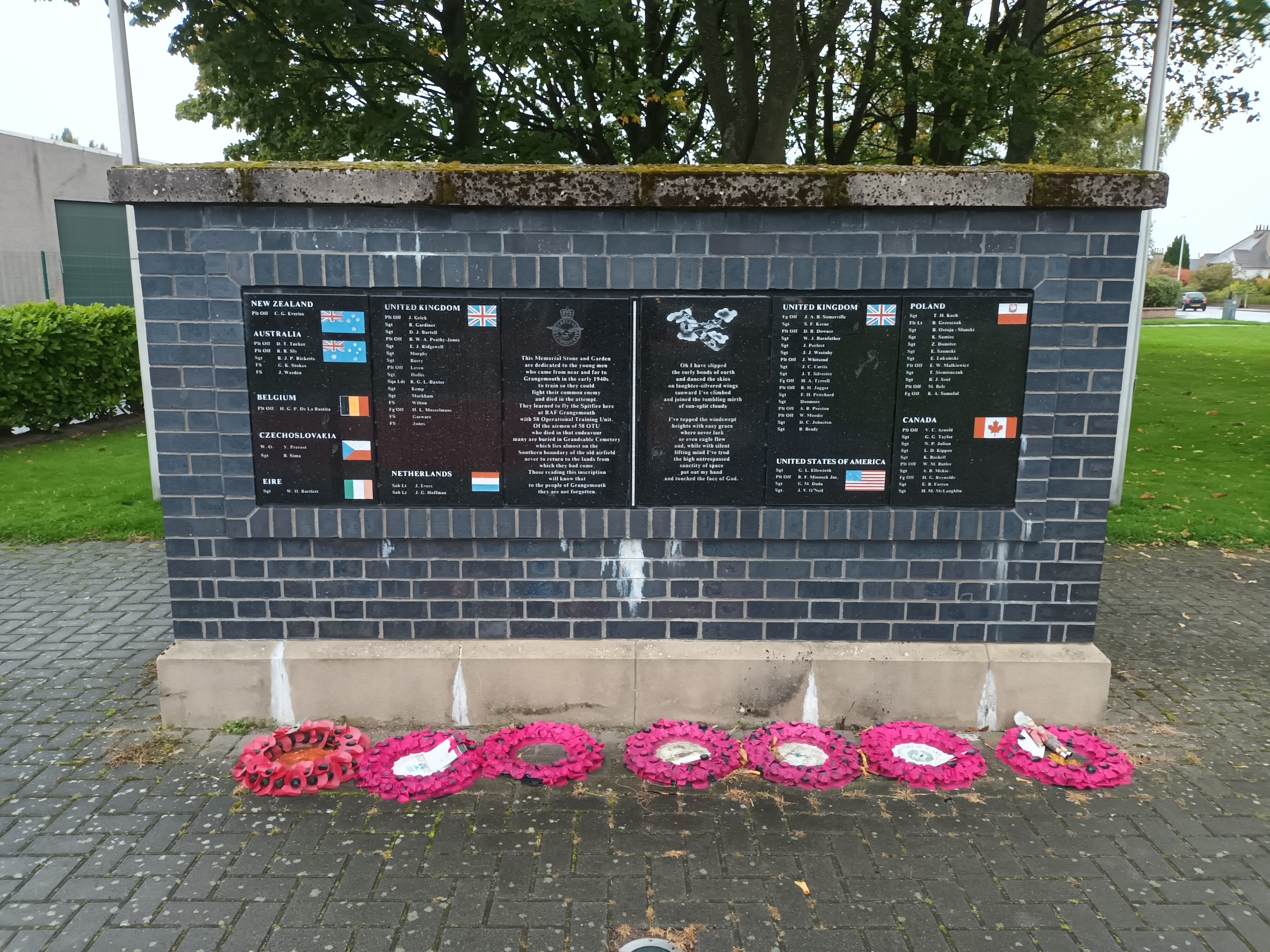 Upamiętnienie polskich lotników na cmentarzu w Grangemouth