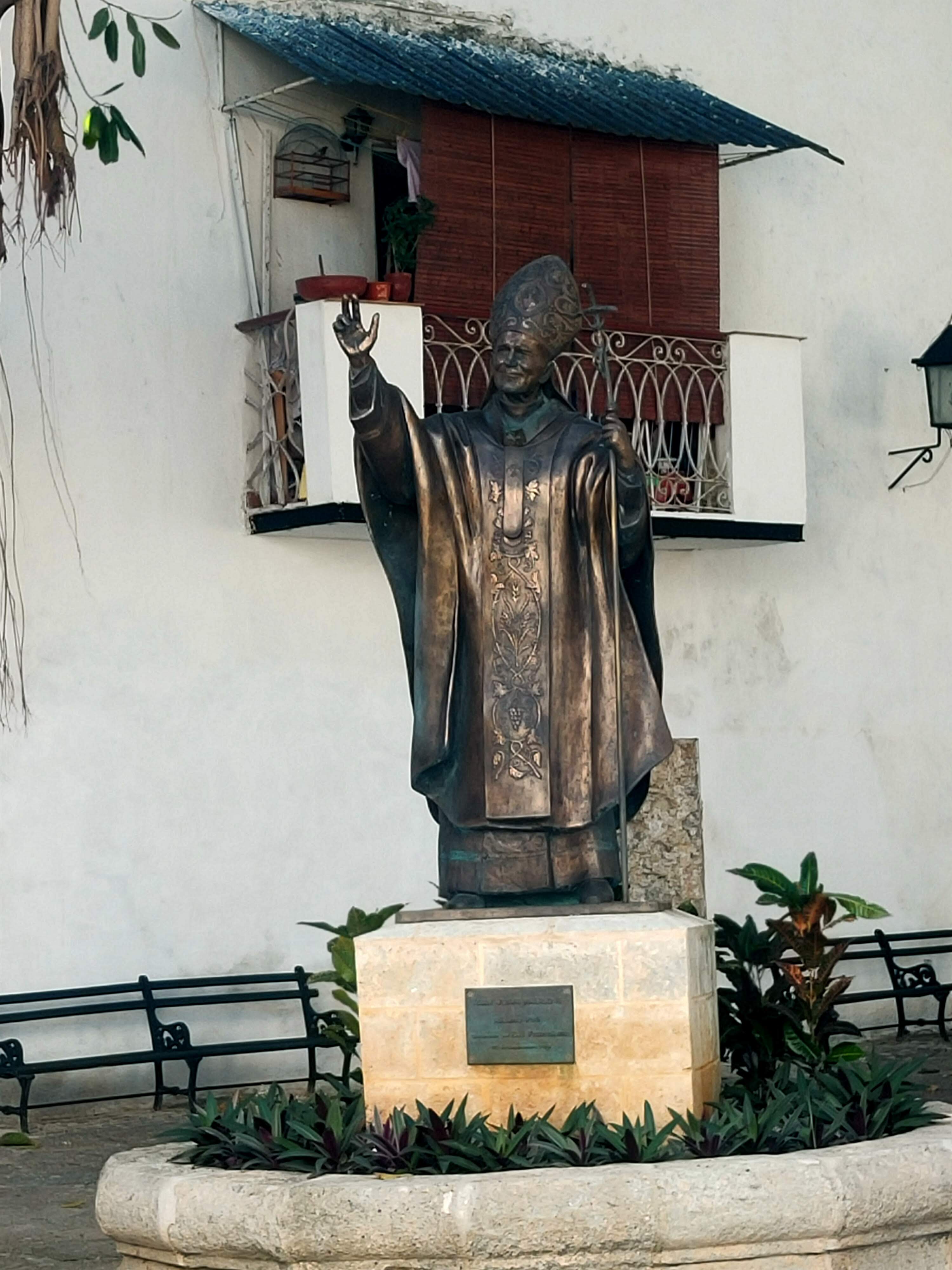 Kuba - Hawana - pomnik Jana Pawła II