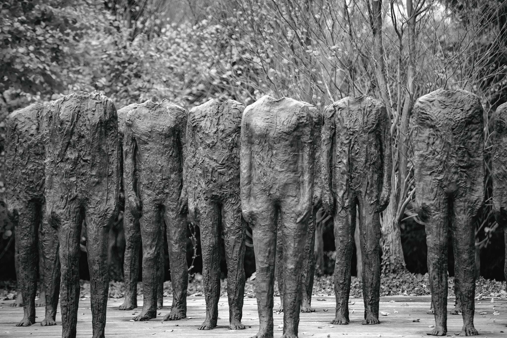 Kansas City - „Standing Figures (Thirty Figures)” [Stojące postacie (trzydzieści postaci)]