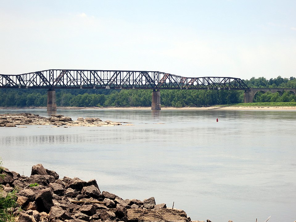 USA - Thebes, Illinois / Illmo, Missouri - Thebes Bridge