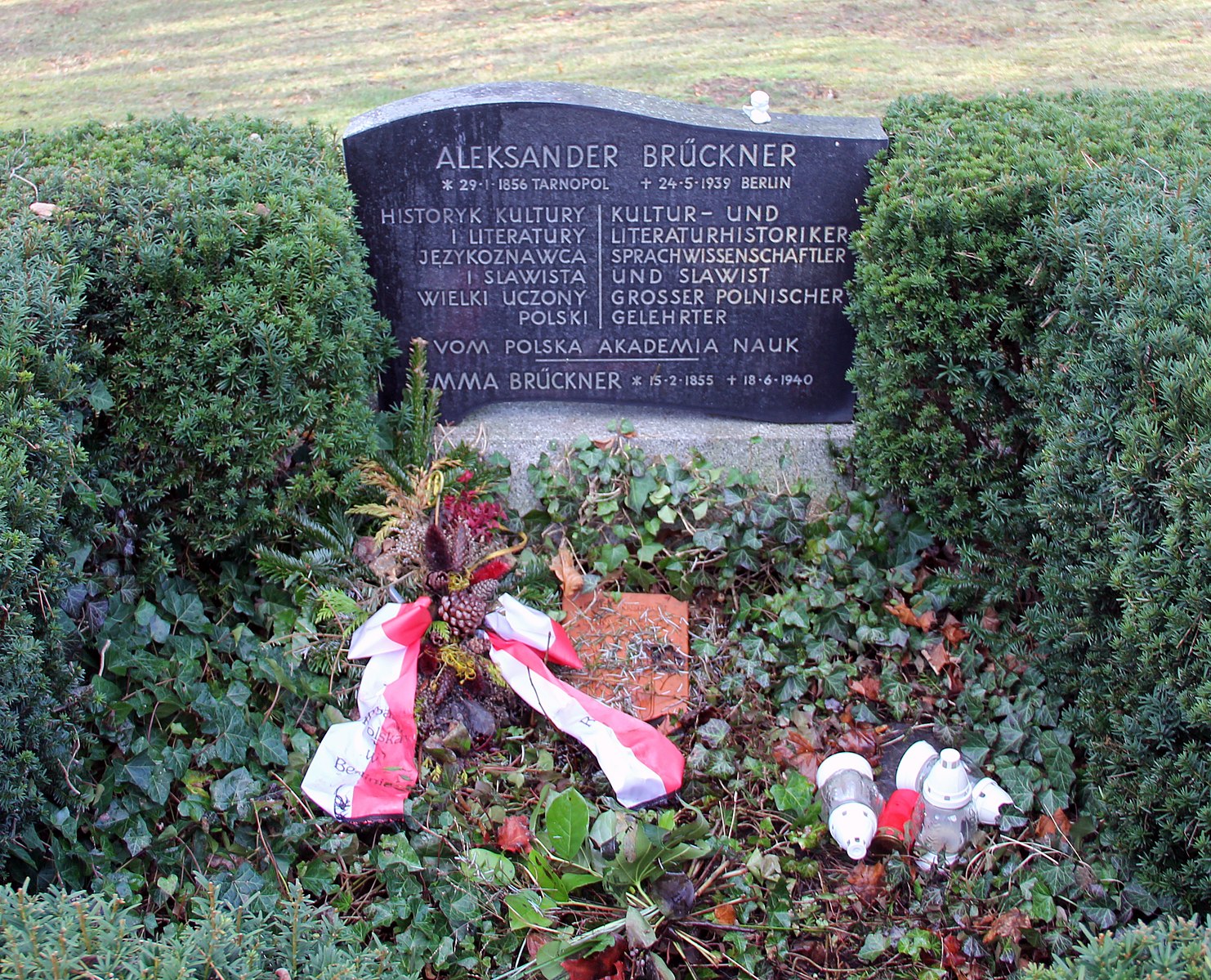 Tempelhofer Parkfriedhof - dawny grób Aleksandra Brücknera w Berlinie