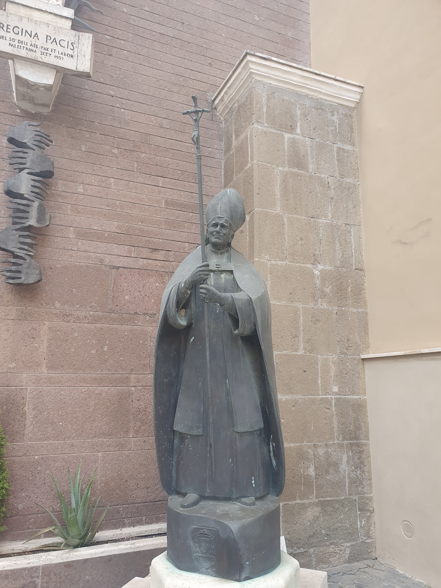 Włochy - Palestrina - Pomnik Jana Pawła II