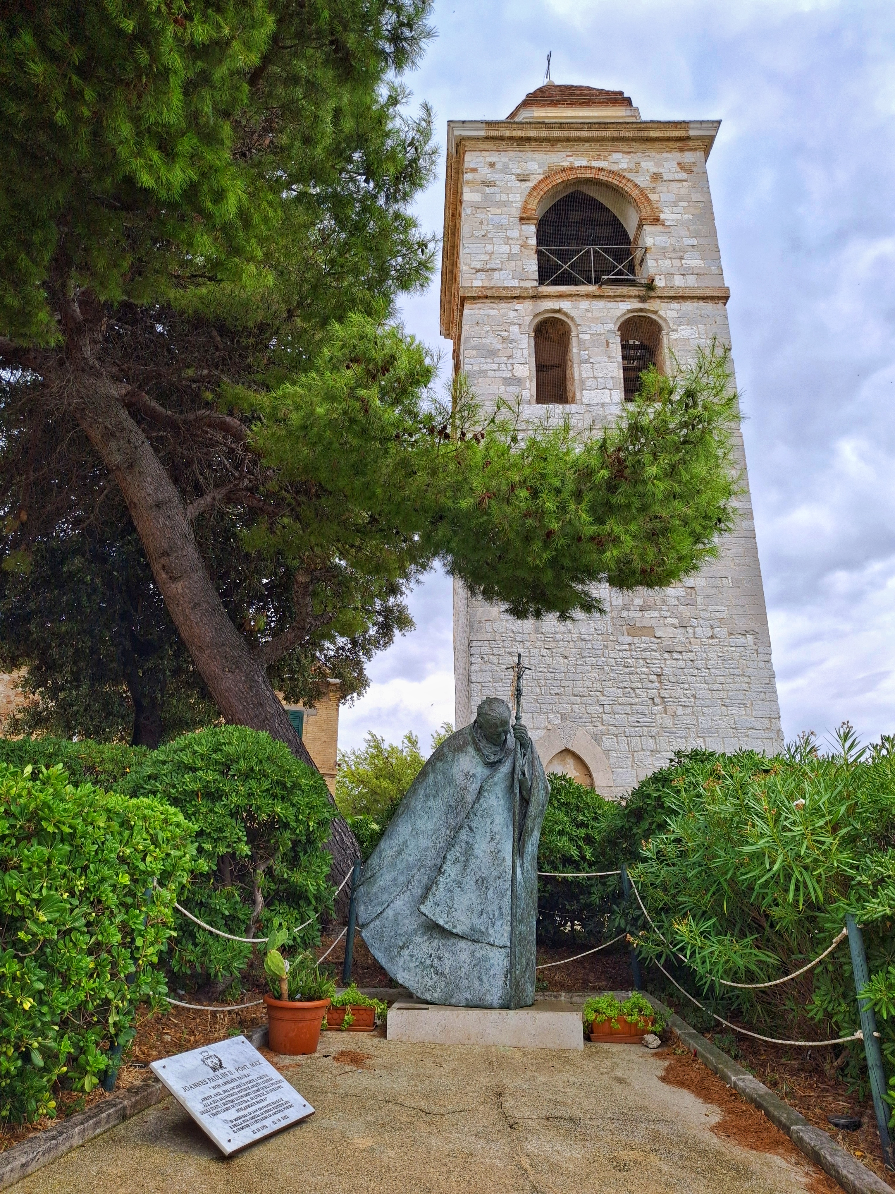 Włochy - Ankona - pomnik Jana Pawła II