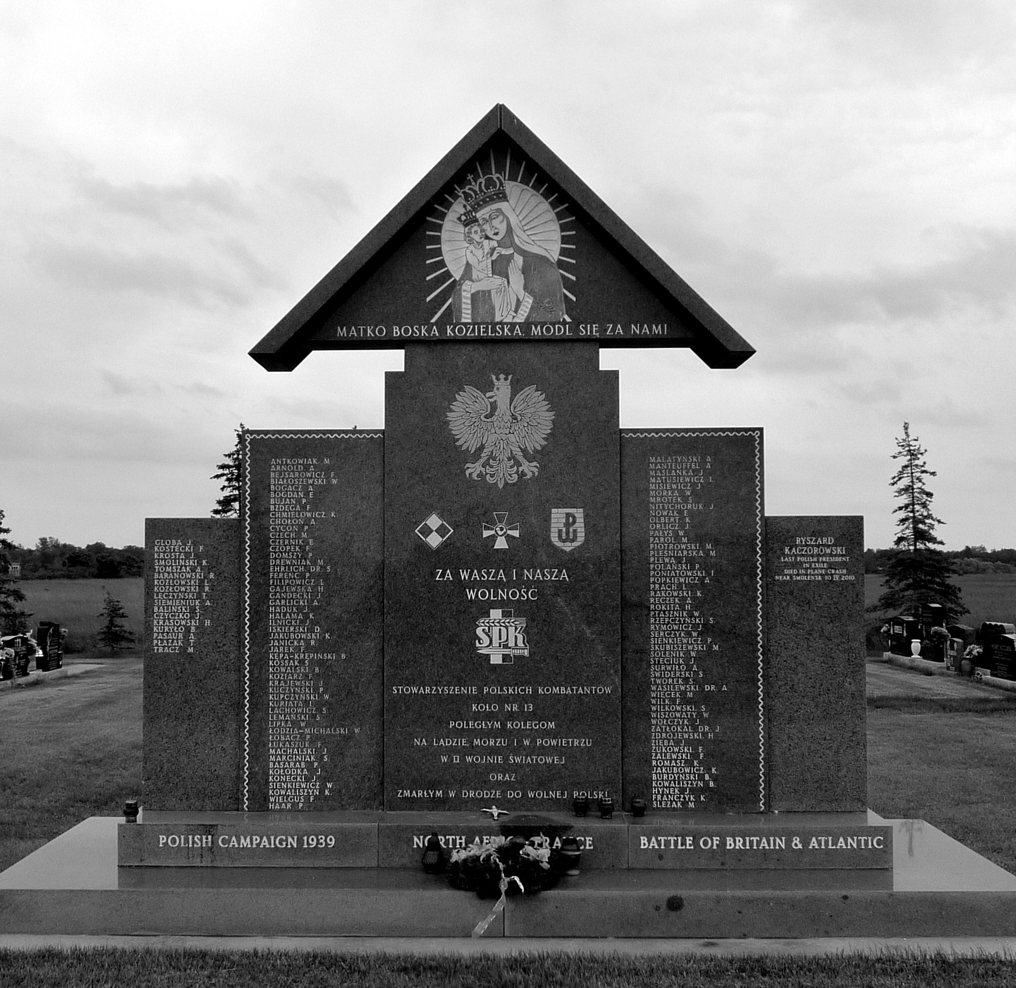 Winnipeg - pomnik „Poległym kolegom na lądzie, morzu i w powietrzu w II wojnie światowej oraz zmarłym w drodze do Ojczyzny”
