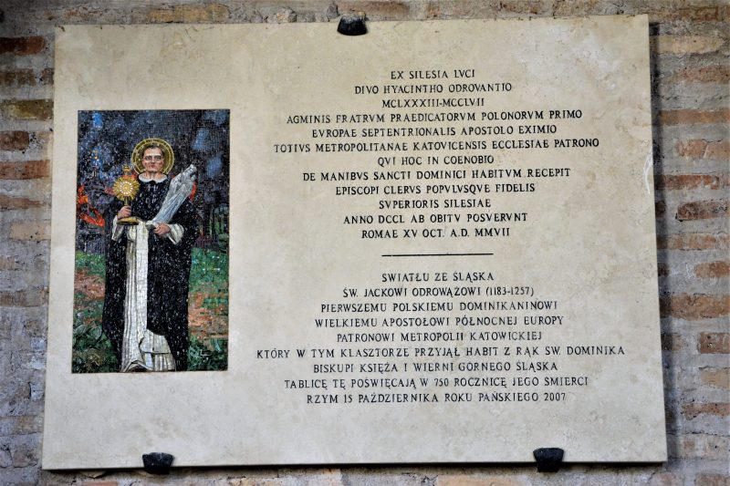 Rzym - kaplica i tablica Jacka Odrowąża w kościele św. Sabiny na Awentynie
