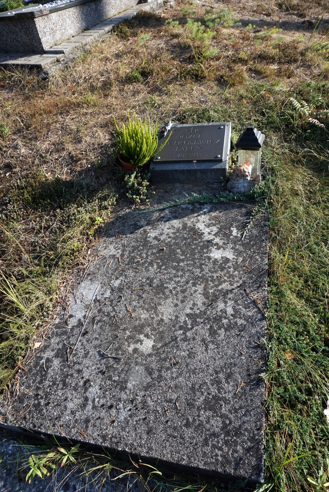 Photo showing Grób żołnierza Armii Krajowej Józefa Pietrusewicza