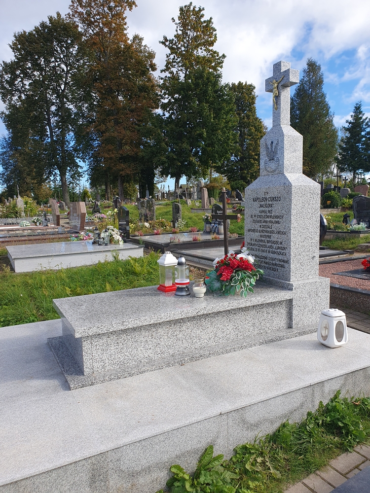 Photo showing Grób żołnierza Armii Krajowej ekshumowanego z Magun