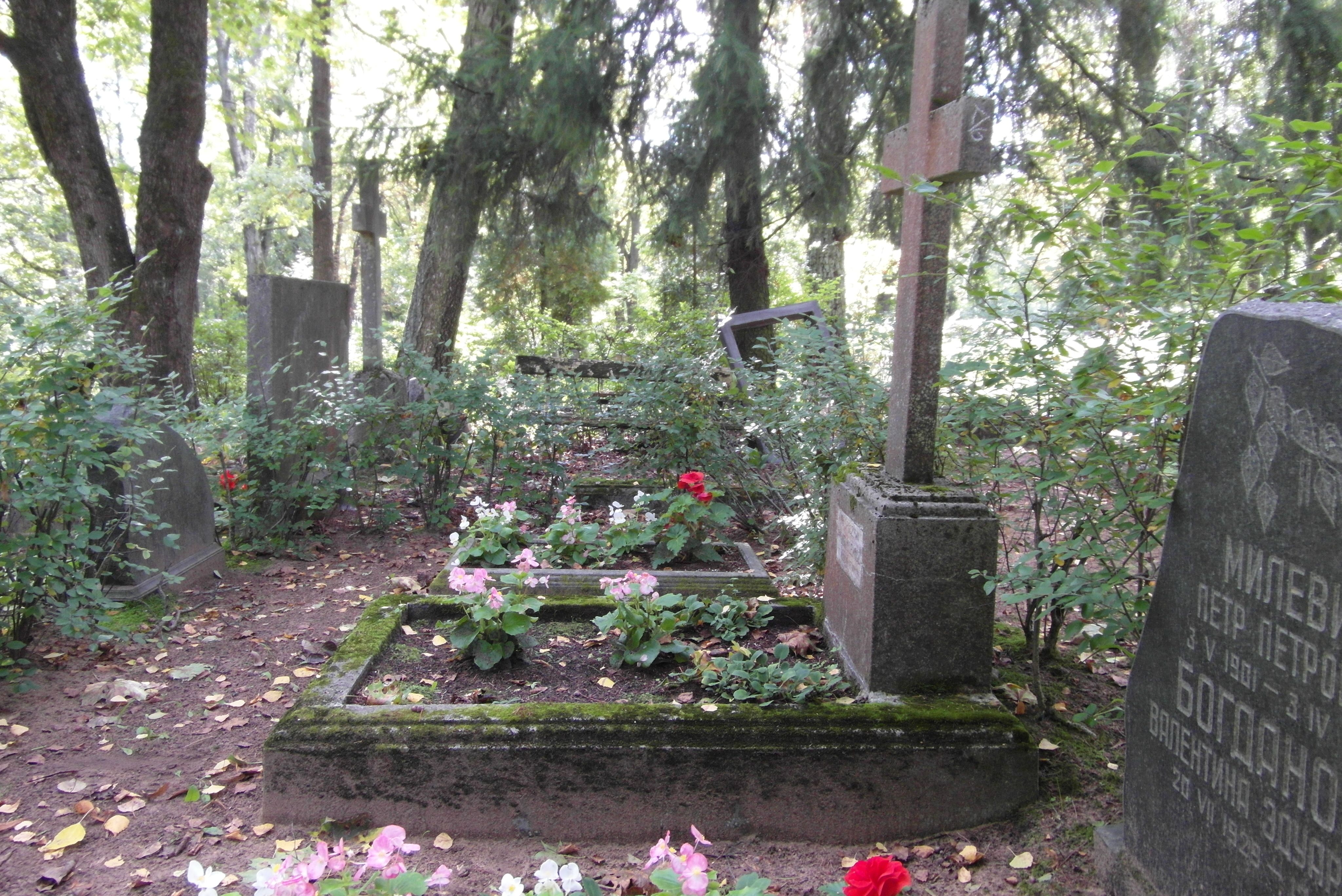 Tombstone of Piotr Milewicz, St Michael's cemetery in Riga, as of 2021.