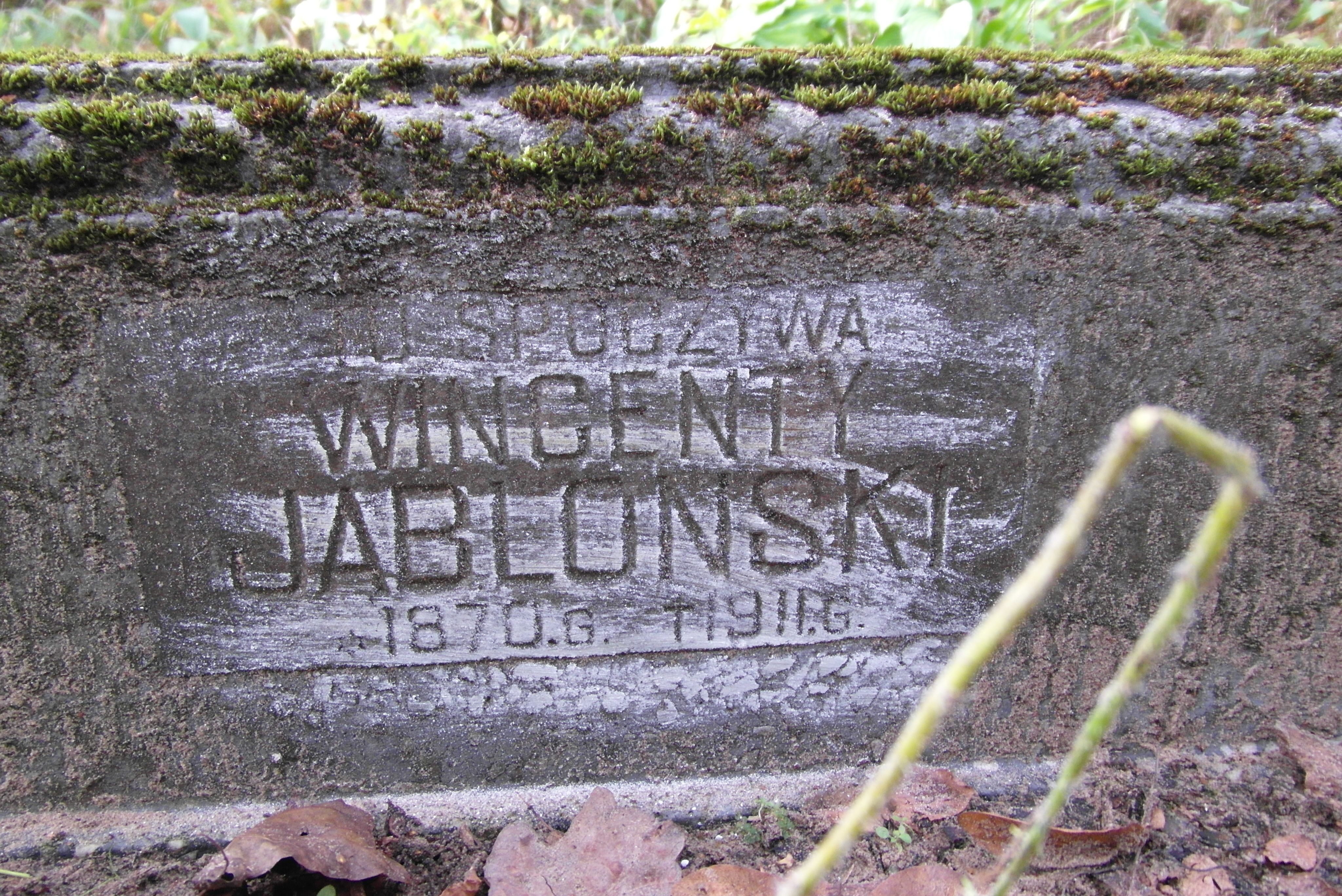 Napis z nagrobka Wincentego Jablonskiego, cmentarz św. Michała w Rydze, stan z 2021 r.