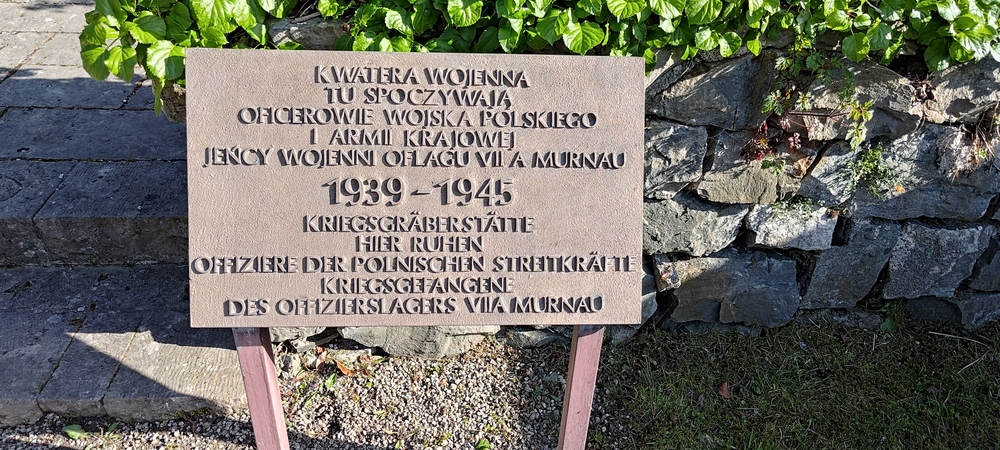 Fotografia przedstawiająca Kwatera żołnierzy polskich na cmentarzu przy kościele św. Mikołaja