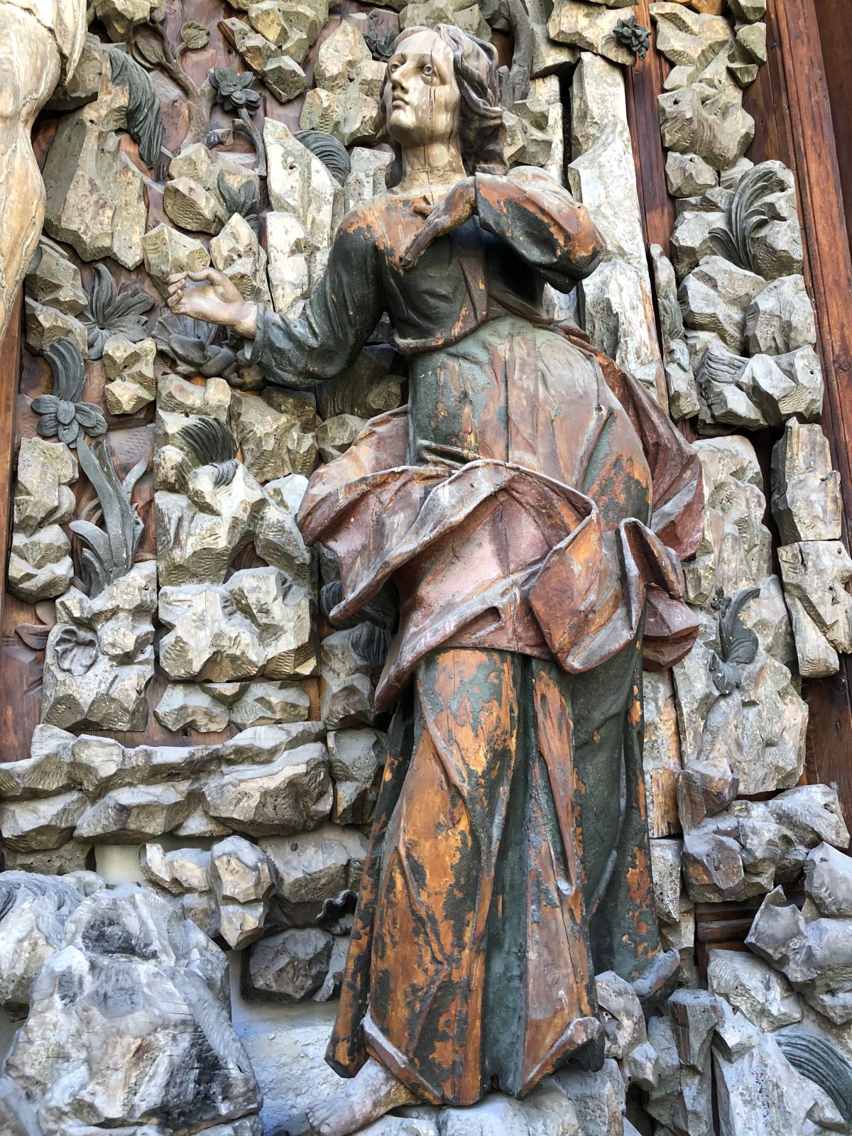 Golgota – „Ukrzyżowanie” na dziedzińcu katedry ormiańskiej we Lwowie