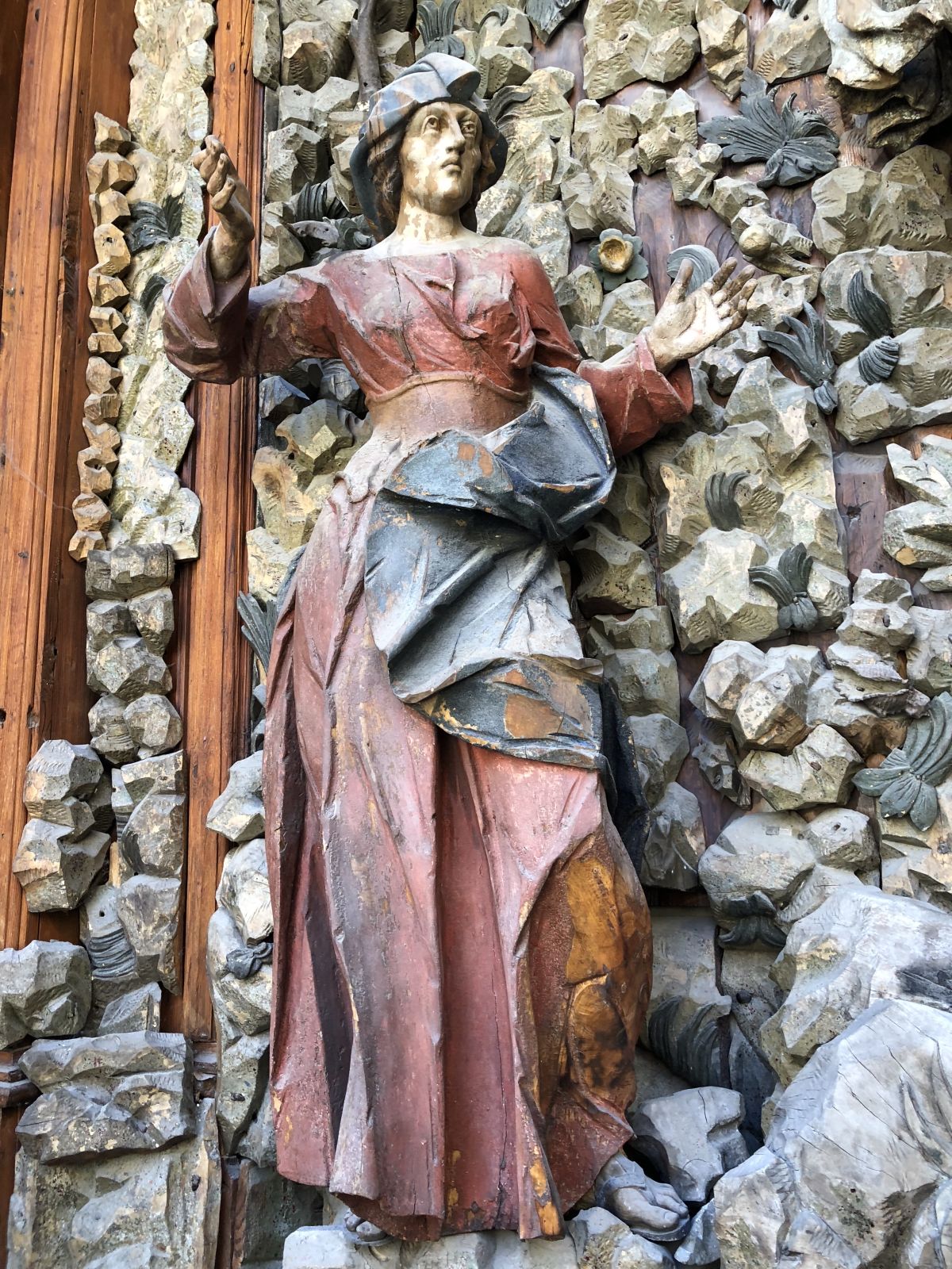 Golgota – „Ukrzyżowanie” na dziedzińcu katedry ormiańskiej we Lwowie