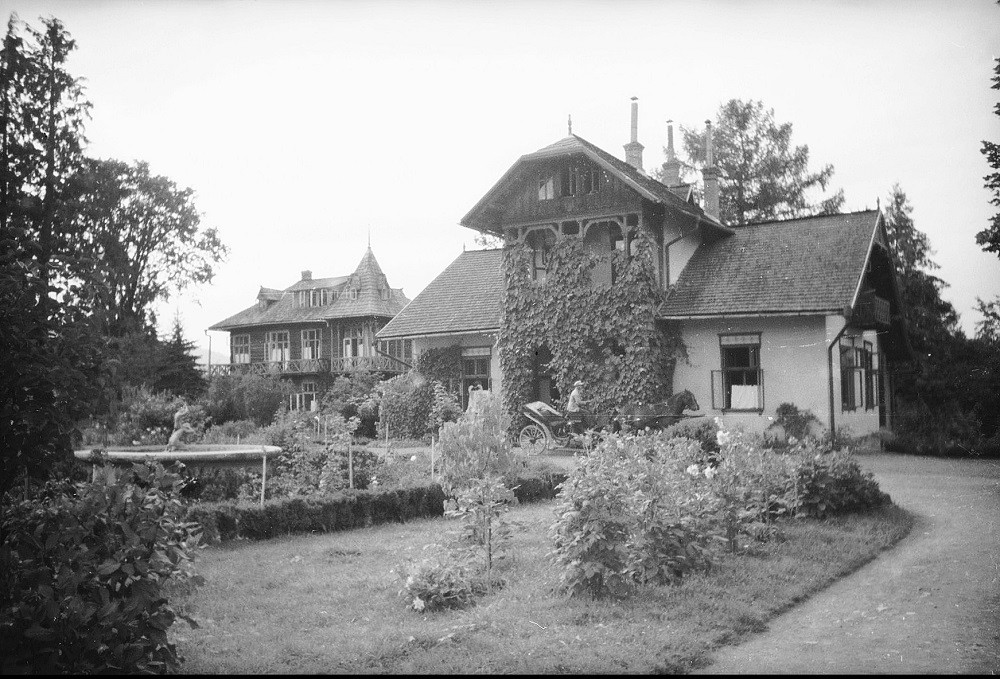 Dr Apolini Tarnawski's Natural Treatment Facility in Kosovo Hutsul, as of 1936.