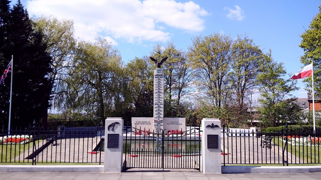 Polish Airmen Monument in Northolt, designed by Mieczysław Lubelski, 1948, London, United Kingdom