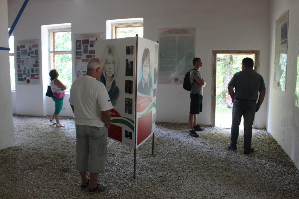Exhibition in the former school building in Derenk, photo: Anna Szczęsnowicz-Panas
