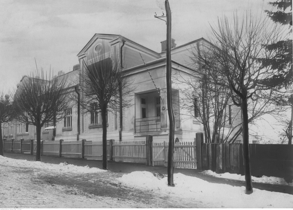 The seat of the Polish Consulate in Chernivtsi in the 1930s.