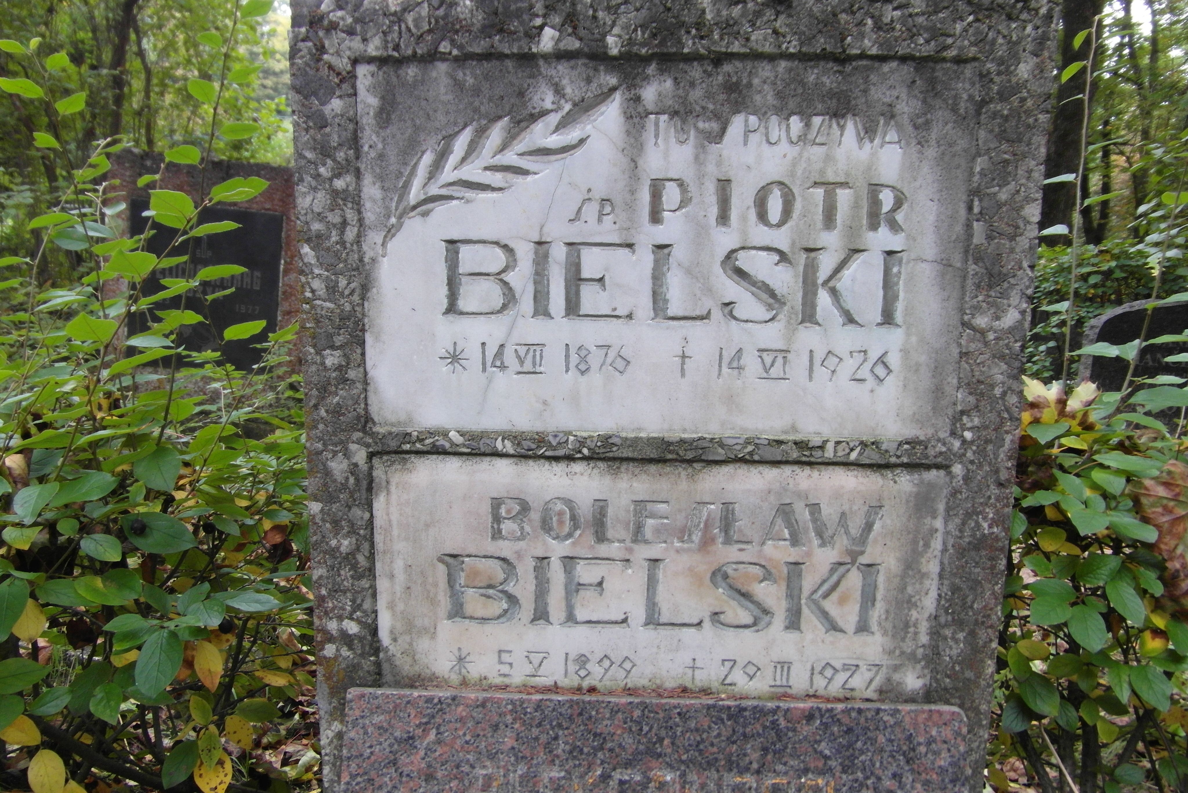 Inscription from the tombstone of Boleslaw, Piotr Bielski, St Michael's cemetery in Riga, as of 2021.
