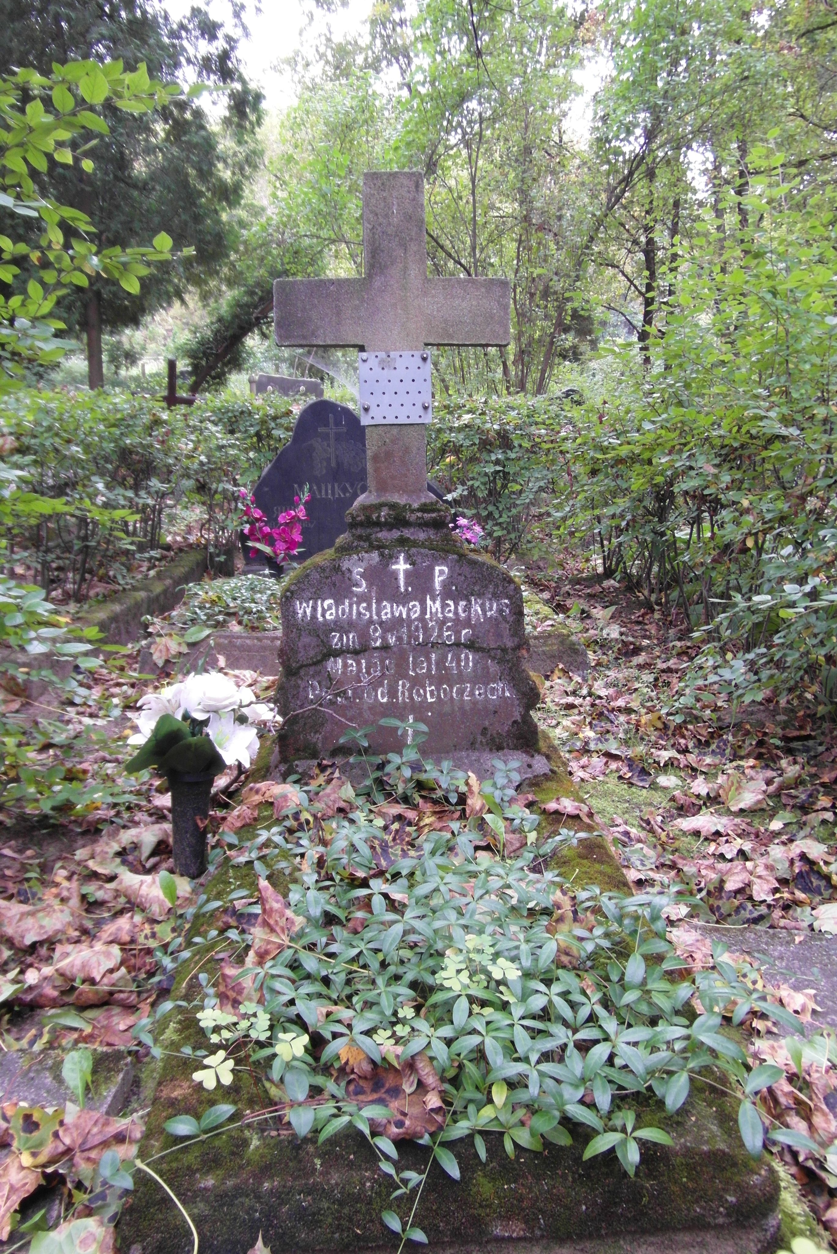 Nagrobek Władysławy Mackus (Wladislawy Mackus), cmentarz św. Michała w Rydze, stan z 2021 r.