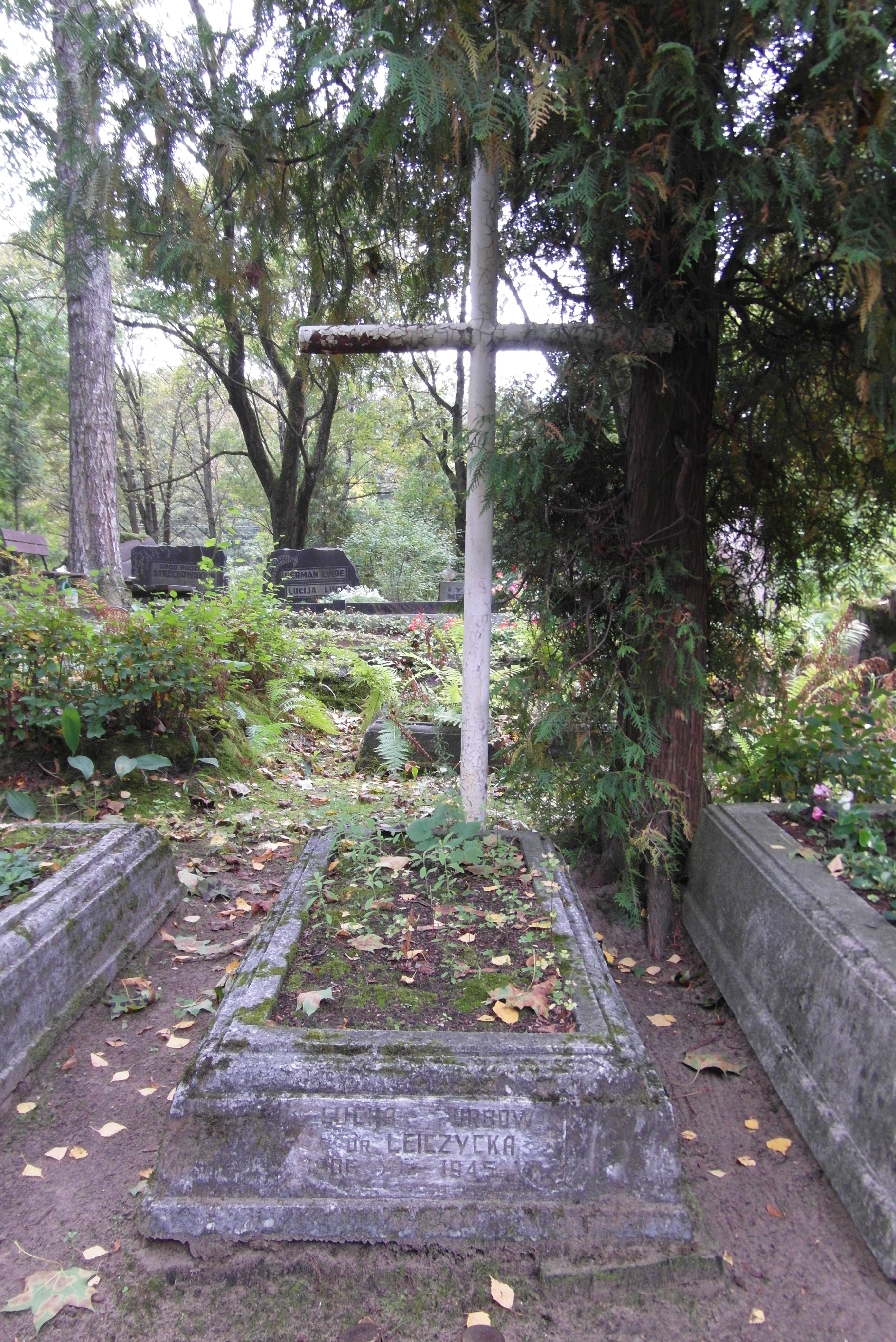 Tombstone of Lucia Urbow, St Michael's cemetery in Riga, as of 2021.
