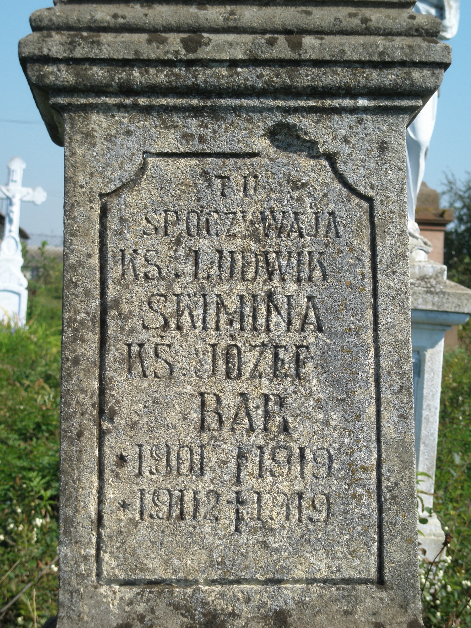 Tombstone of Józef Bar and Ludwik Skimin, Barysh cemetery, as of 2006.