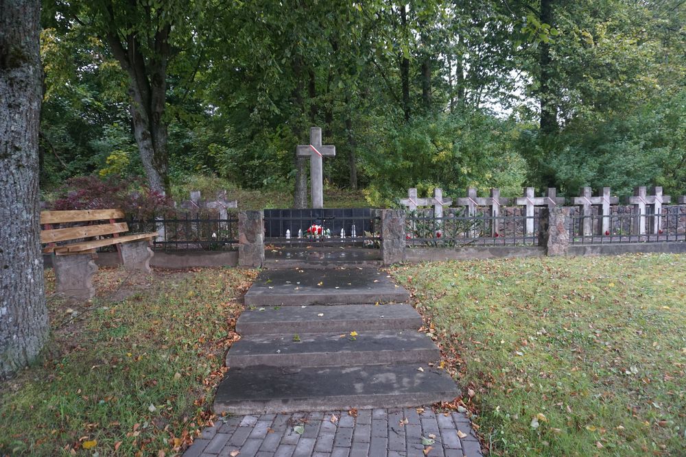 Cmentarzyk polskich ofiar karnej ekspedycji litewskiej na wieś Glinciszki