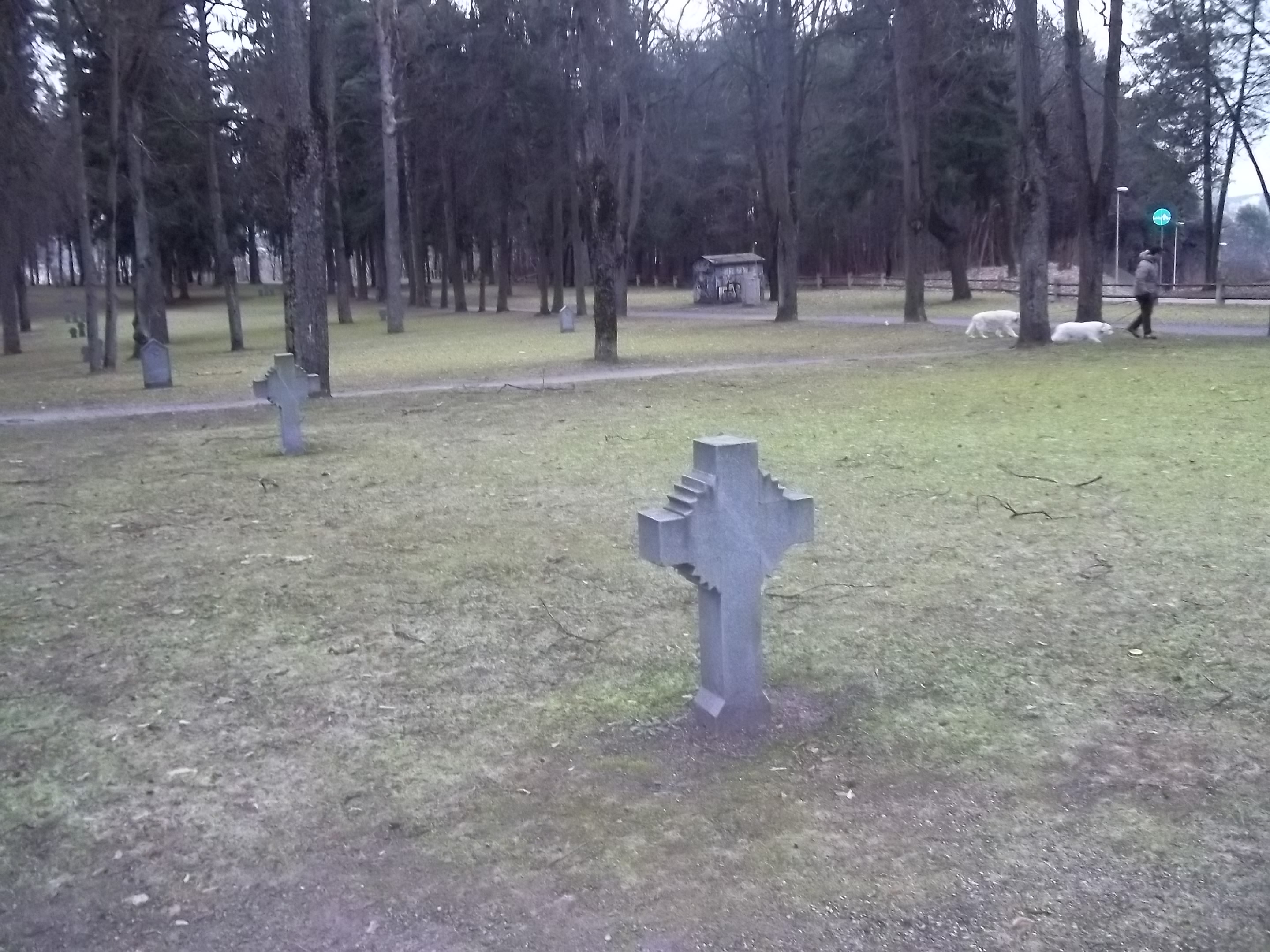 Photo montrant Quarters of Polish soldiers killed between 1919 and 1921 in the cemetery in Zakreta