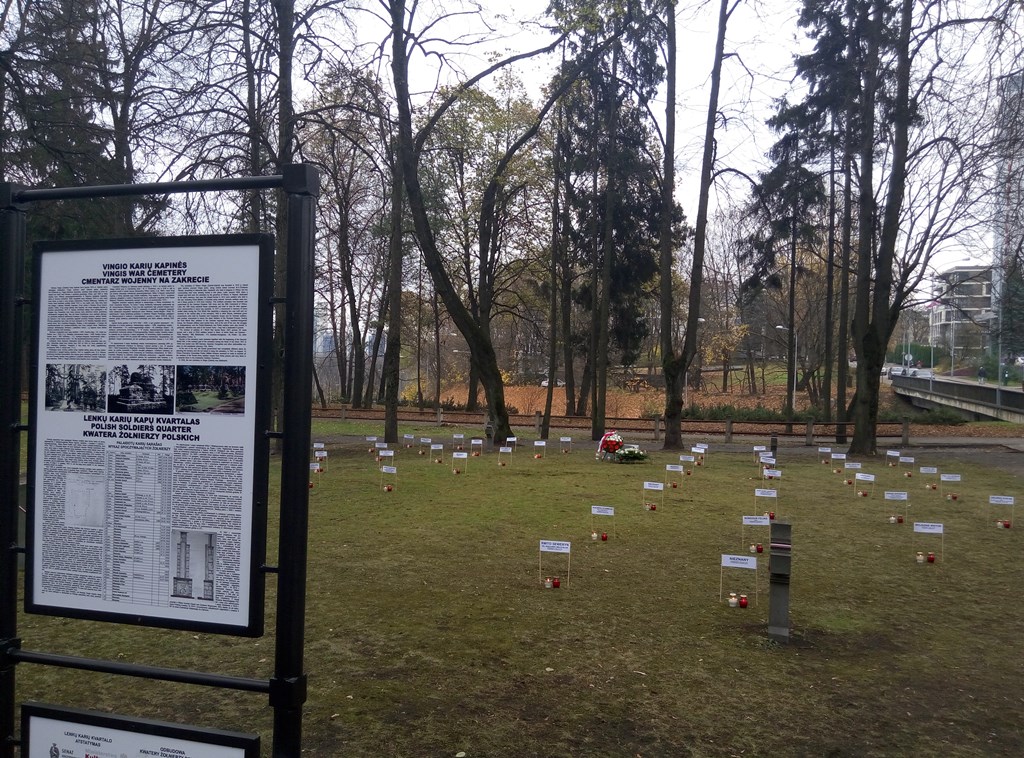 Fotografia przedstawiająca Kwatera żołnierzy polskich poległych w latach 1919-1921 na cmentarzu na Zakrecie