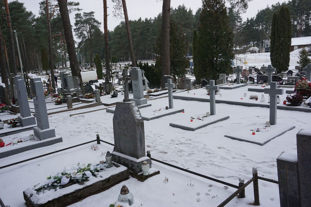 Kwatera wojenna z lat 1919-1920 na cmentarzu parafialnym