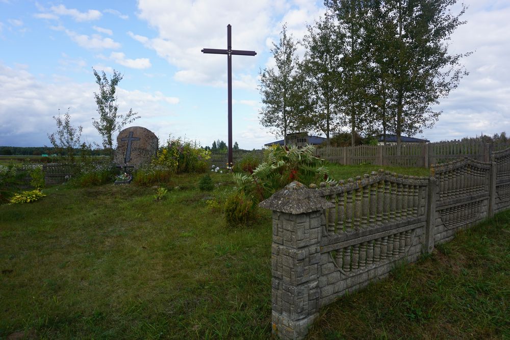 Photo montrant Grave of an unknown Home Army soldier killed during the Operation \"Ostra Brama\".