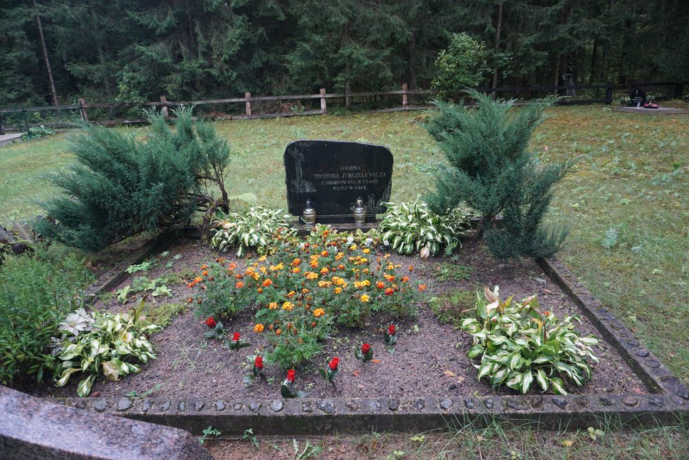 Grave of World War II victims