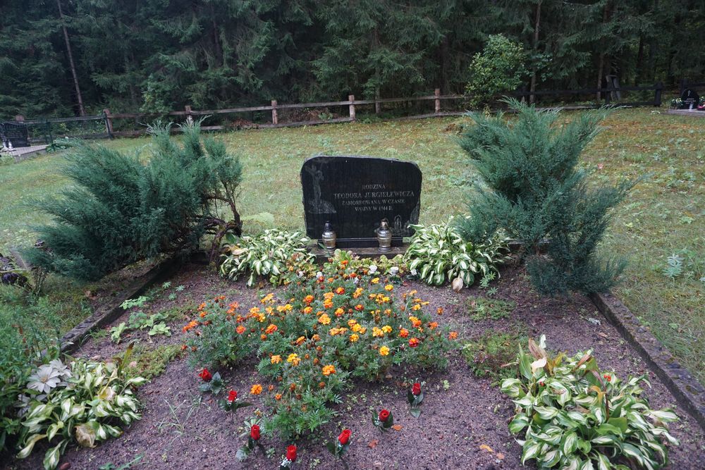 Grave of World War II victims