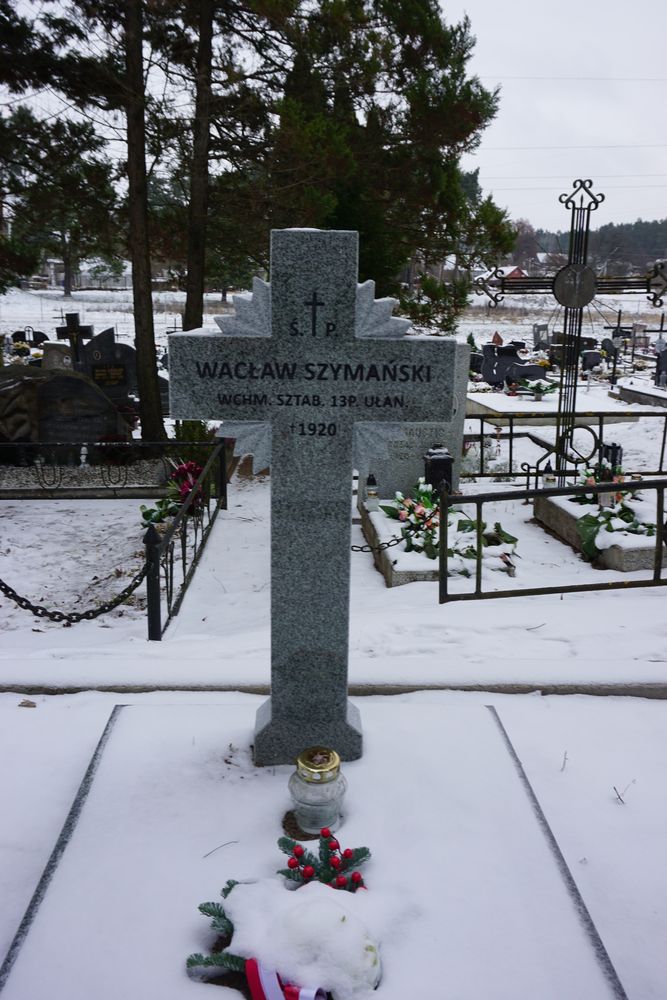 Wacław Szymański, Kwatera wojenna z lat 1919-1920 na cmentarzu parafialnym