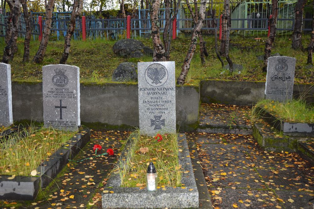 Graves of Polish seamen from World War II
