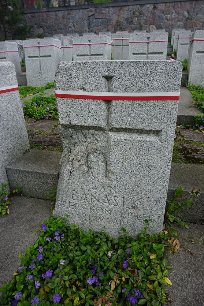 Jan Banasik, Cmentarz wojskowy - część cmentarza Stara Rossa