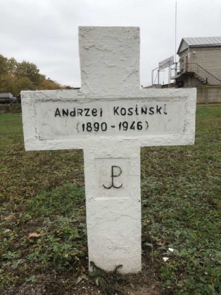 Andrzej Kosinski, Cemetery of Gulag No 178, destroyed, rebuilt and commemorated with crosses