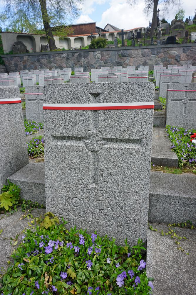 Władysław Kowzan, Military cemetery - part of the Stara Rossa cemetery