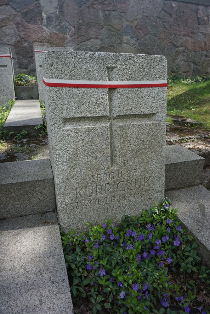 Sergiusz Kurpiczuk, Cmentarz wojskowy - część cmentarza Stara Rossa