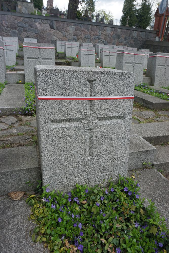 Eugeniusz Jan Marszałek, Cmentarz wojskowy - część cmentarza Stara Rossa