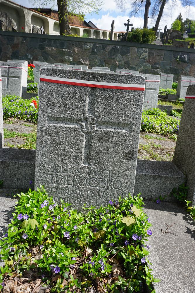 Julian Maciej Tolloczko, Military cemetery - part of the Stara Rossa cemetery