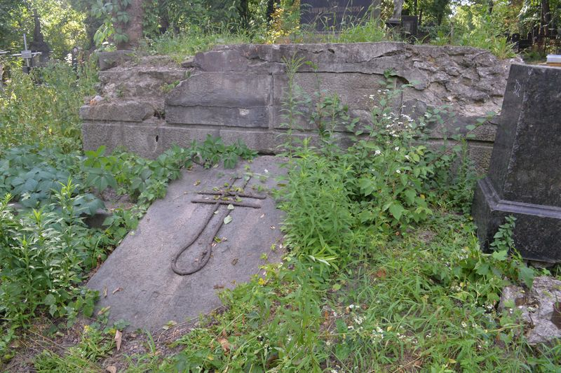 Fragment of the Tomb of Ludwik and Piotr Zhmigrodsky, Baikal cemetery in Kiev, as of 2021.