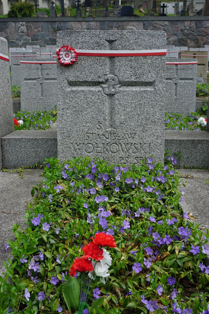 Stanisław Wołkowski, Cmentarz wojskowy - część cmentarza Stara Rossa