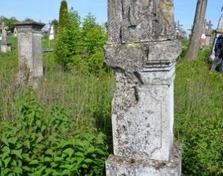 Nagrobek Heleny i Petro Krul. Cmentarz w Pokropiwnej