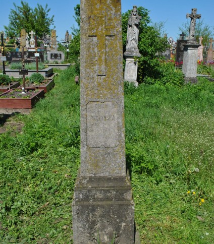 Nagrobek Emilii Raczyńskiej, cmentarz w Dołżance