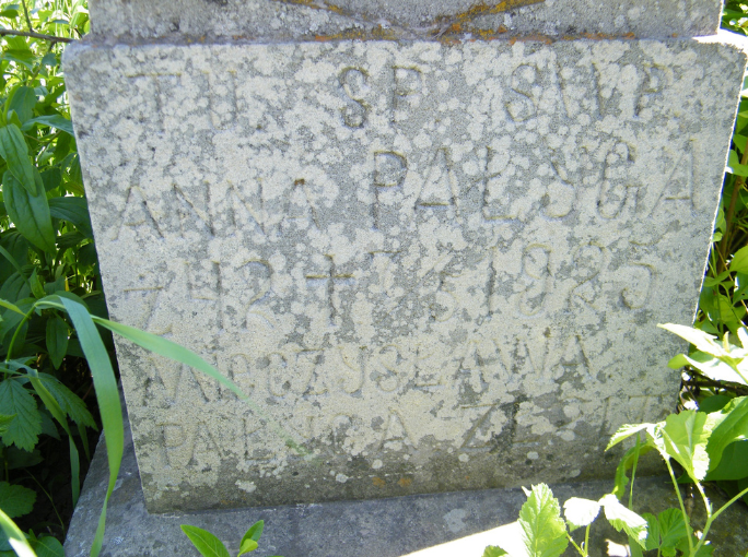 Tombstone of Anna Paługa, cemetery in Poczapińce
