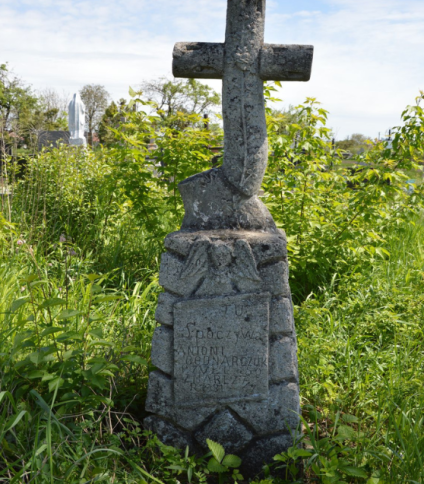 Nagrobek Antoniego Bednarczuka, cmentarz w Poczapińcach