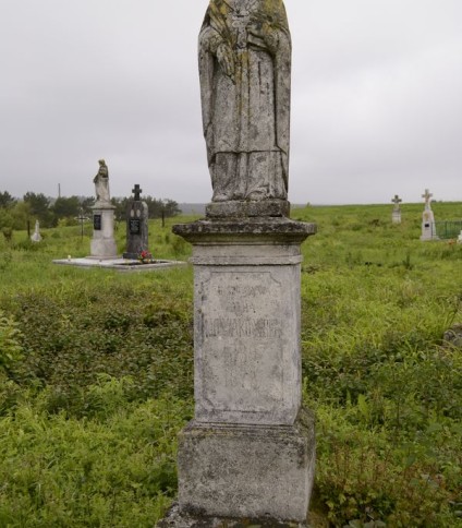 Nagrobek Anny Nowakowskiej, cmentarz w Jankowcach